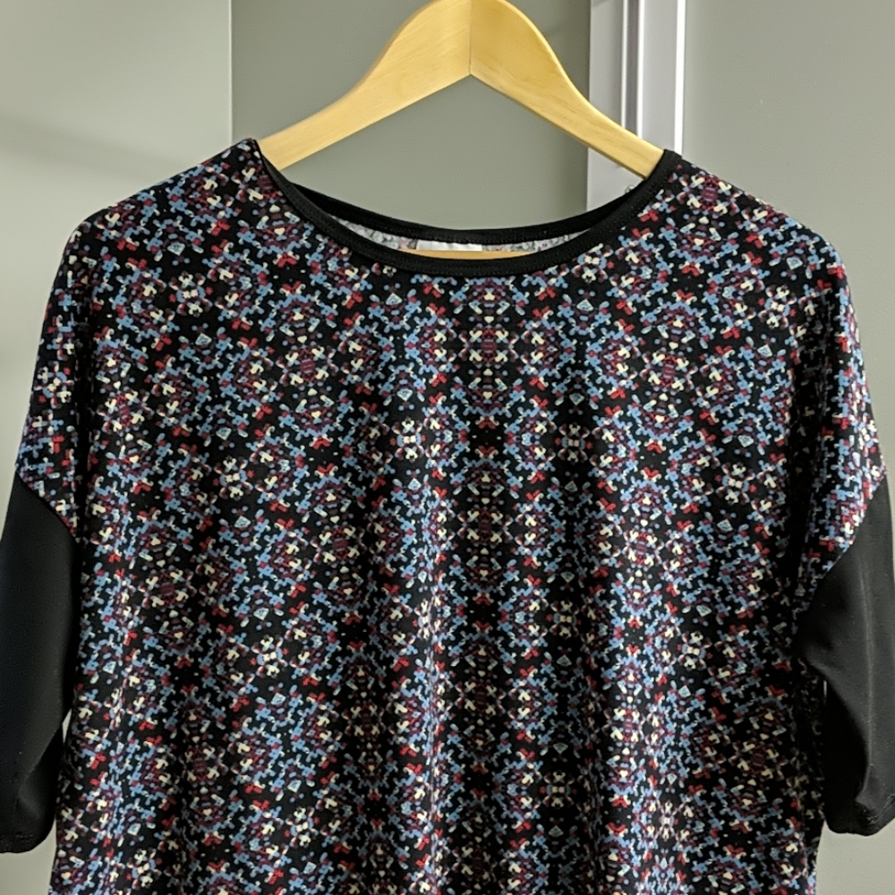 LULAROE Irma High-Low Tunic